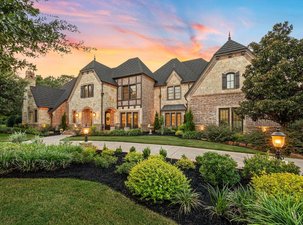 Custom Southlake Home On 1 Acre Cul-De-Sac Lot