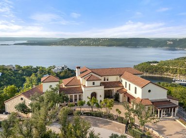 Lakefront Villa