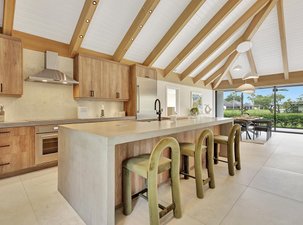 Pebblewood Bungalow in Palm Beach Polo and Country Club