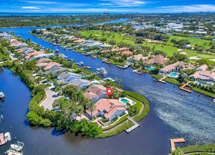 Your Dream Home in Admirals Cove Awaits! 