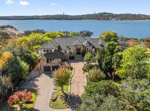 GAT E D L A K E T RAVI S ESTAT E