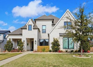 Modern Luxury Residence Located In Windsor Estates 