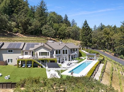Napa Valley-Like Vineyard Estate with Bay Views Minutes to Town Center