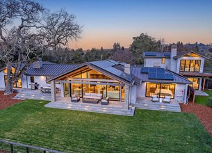 Striking Centrally Located Contemporary Home With Sweeping Views Of Windy Hill