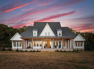 Equestrian Retreat on 5 Private Acres