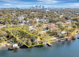 OVER 1 ACRE WATERFRONT Property on the Scenic Hillsborough River