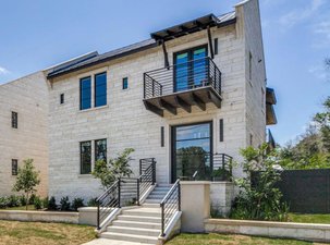 Refined Elegance And Vibrant City Living