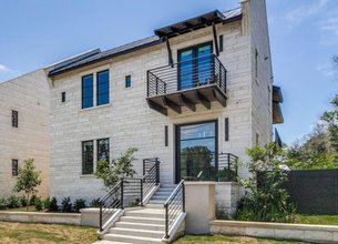 Refined Elegance And Vibrant City Living