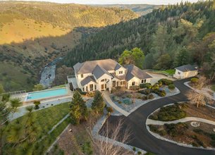 Iconic River Canyon Views