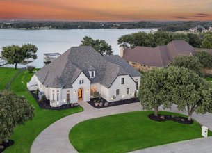 Gated And Guarded Community Of The Resort On Eagle Mountain Lake