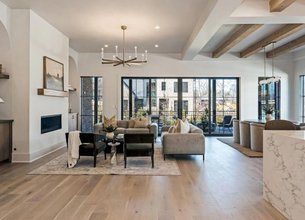 Luxury Living In 37215