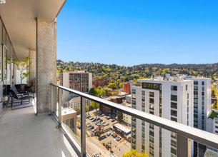 West Facing Penthouse | Eliot