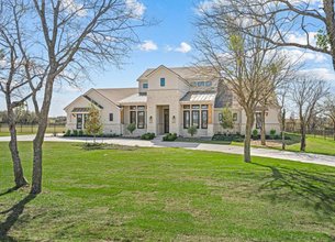  Hill Country Charm And Modern Sophistication