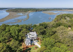 Deepwater Living on Distant Island