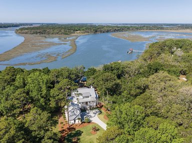 Deepwater Living on Distant Island