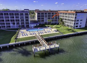 Condo Offering Stunning Intracoastal Vistas