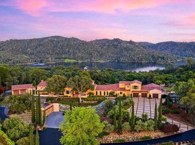 Vineyard And Lake Views 