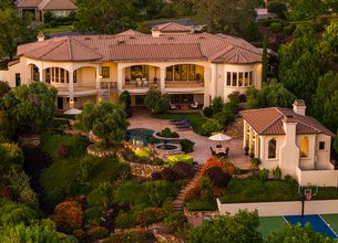 Lakeview Serrano Villa Estate