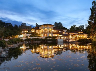 48 ACRES OF DISTINCTION