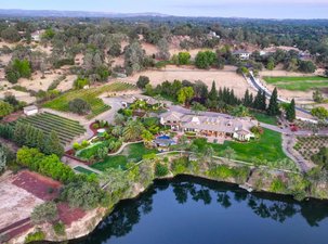 Estate Blends Refined Elegance With California's Signature Indoor-Outdoor Lifestyle