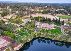 Estate Blends Refined Elegance With California's Signature Indoor-Outdoor Lifestyle