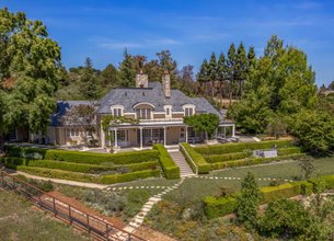 Grand Central Woodside Home - With Spectacular Views Of Western Hills