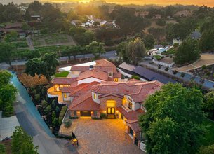 Grand Scale, Luxury Finishes, Resort-Style Amenities, And Beautiful Views