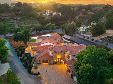 Grand Scale, Luxury Finishes, Resort-Style Amenities, And Beautiful Views