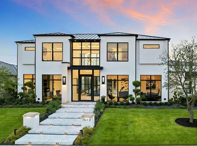 The Quintessential Modern Home In The Hills Of Kingswood