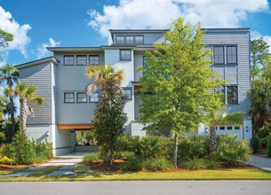 Private Setting with Convenient Access to the Kiawah Island Club Beach Club