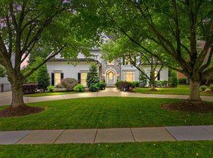 Beautifully Updated Luxury Residence Peninsula Country Club