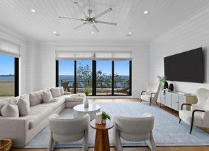 Luxury Bayshore Living