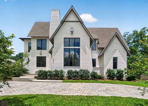 New Luxury Construction in Prestigious Alamo Heights