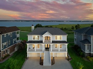 Exceptional Golf-Front Estate in The Peninsula