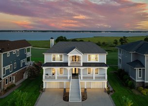 Exceptional Golf-Front Estate in The Peninsula
