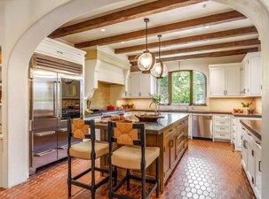 A Vineyard Estate Of Architectural Distinction