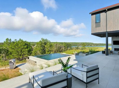 Lake Travis Luxury With Room To Breathe