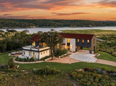 Lake Travis Luxury With Room To Breathe