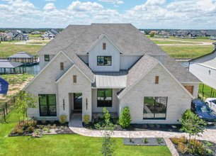 Lakefront Sophistication With Private Pool And Views