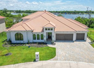 Resort-Style Luxury on Eagle Mountain Lake