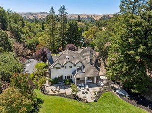 Exceptional Burton Valley Estate with Park-like Setting