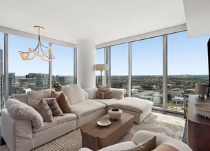The Perfect City Retreat in Broadwest