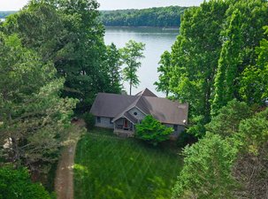 —— TIM’S FORD LAKE —— Lakefront Peninsula Living