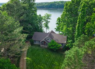 —— TIM’S FORD LAKE —— Lakefront Peninsula Living