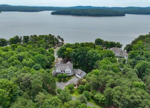 LUXURY LAKE RETREAT WITH PRIVATE PIER!