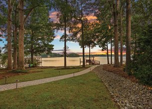 An Extraordinary Setting on Lake Norman
