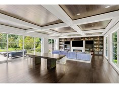 MODERN ARCHITECTURAL ESTATE ON 1 ACRE