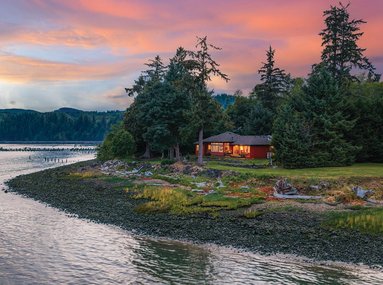 A RARE PACIFIC NORTHWEST ESTATE