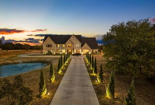 5 Acres of Modern Retreat with Luxury Resort-Style Living