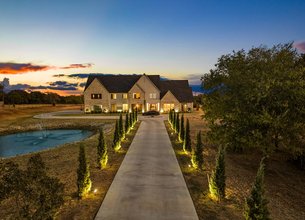 5 Acres of Modern Retreat with Luxury Resort-Style Living